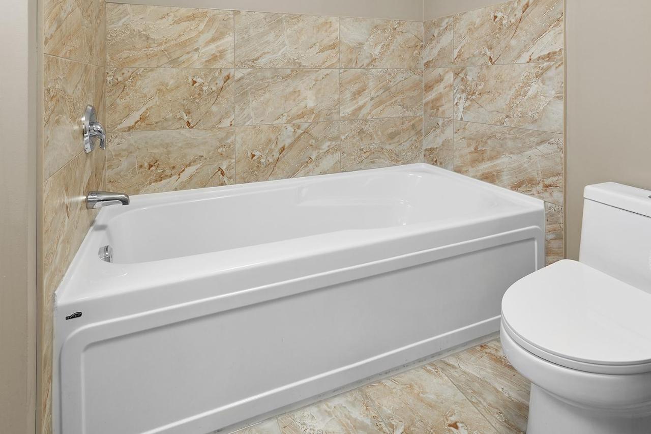 Mountain View Escape With Open Hot Tub, Views!! Villa Canmore Luaran gambar